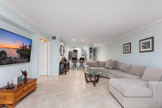 961 S Ocean Drive 302, Deerfield Beach, FL 33441