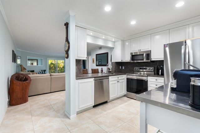 961 S Ocean Drive 302, Deerfield Beach, FL 33441