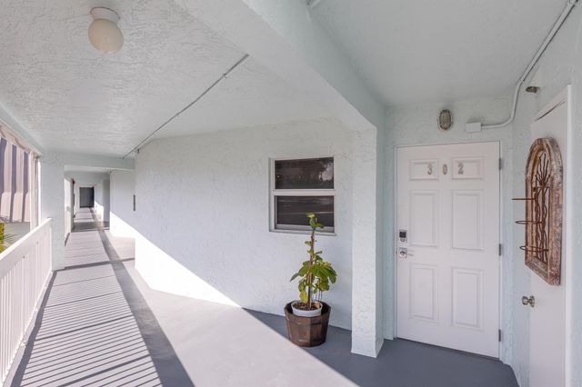 961 S Ocean Drive 302, Deerfield Beach, FL 33441