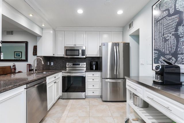 961 S Ocean Drive 302, Deerfield Beach, FL 33441