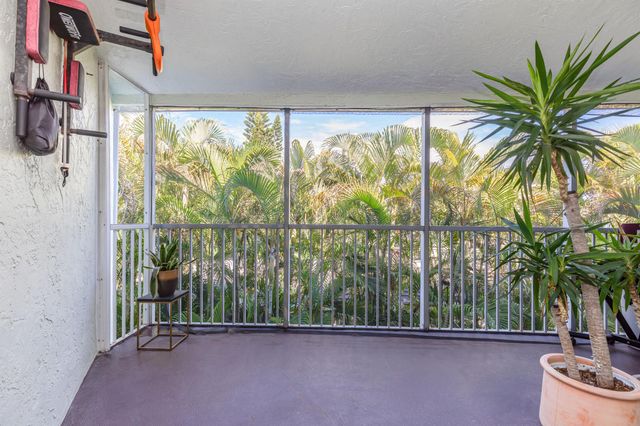 961 S Ocean Drive 302, Deerfield Beach, FL 33441