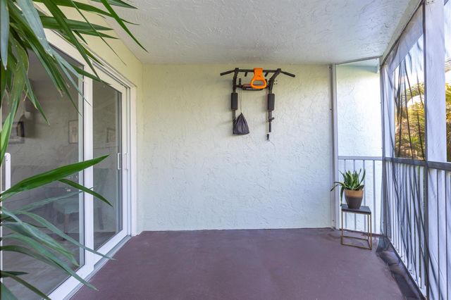 961 S Ocean Drive 302, Deerfield Beach, FL 33441