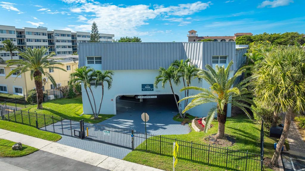 961 S Ocean Drive 302, Deerfield Beach, FL 33441