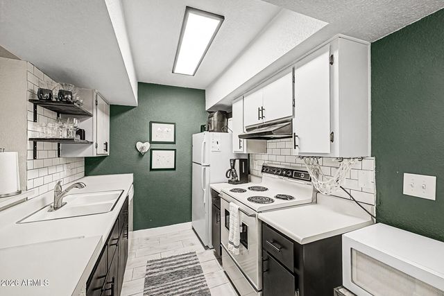 4444 E PARADISE VILLAGE Parkway N 204, Phoenix, AZ 85032