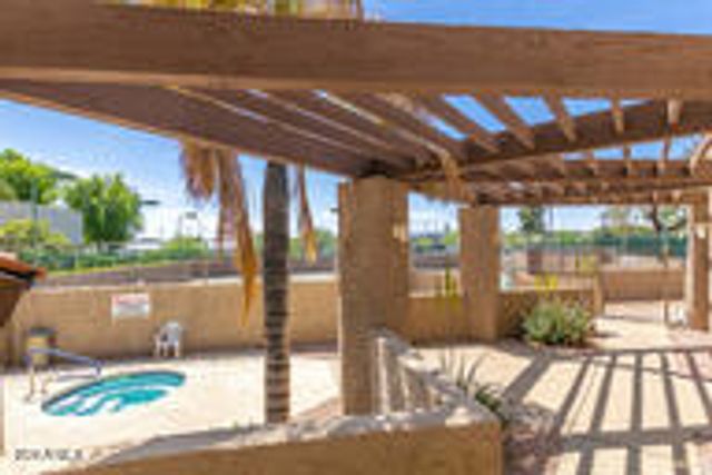 4444 E PARADISE VILLAGE Parkway N 204, Phoenix, AZ 85032
