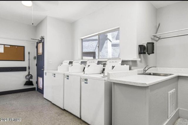 4444 E PARADISE VILLAGE Parkway N 204, Phoenix, AZ 85032