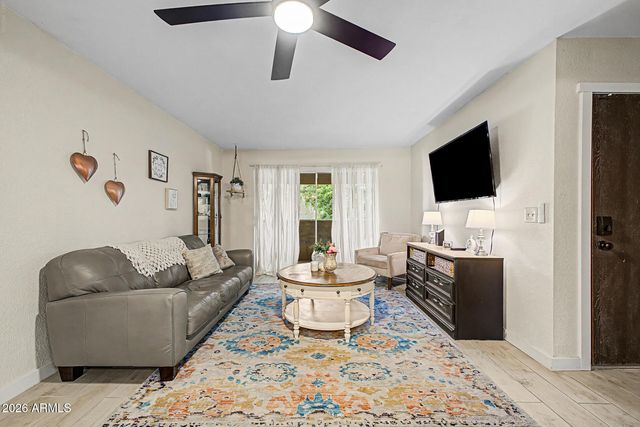 4444 E PARADISE VILLAGE Parkway N 204, Phoenix, AZ 85032