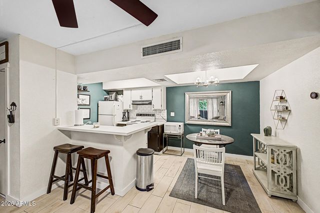 4444 E PARADISE VILLAGE Parkway N 204, Phoenix, AZ 85032