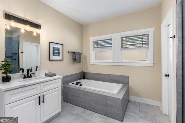 1985 Lois Place NW, Atlanta, GA 30318