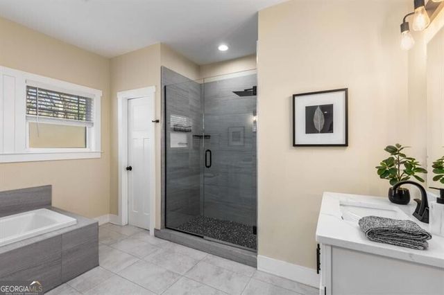 1985 Lois Place NW, Atlanta, GA 30318