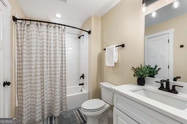 1985 Lois Place NW, Atlanta, GA 30318