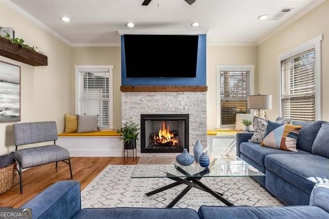 1985 Lois Place NW, Atlanta, GA 30318