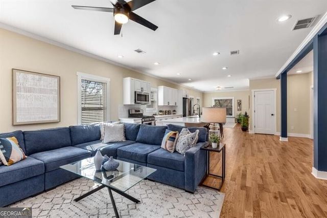 1985 Lois Place NW, Atlanta, GA 30318