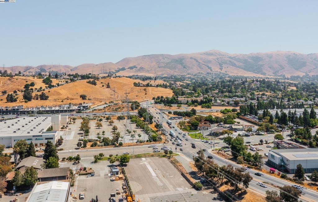 Image 21 of property listing at 3730 Savannah Rd, Fremont, CA 94538