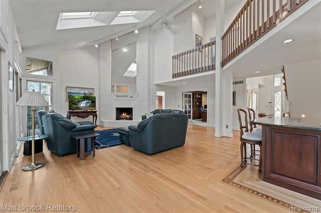 363 Sycamore Court, Bloomfield Hills, MI 48302