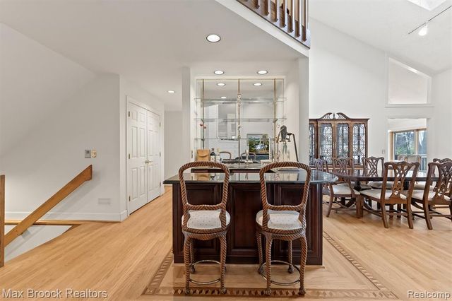 363 Sycamore Court, Bloomfield Hills, MI 48302