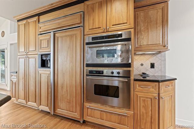 363 Sycamore Court, Bloomfield Hills, MI 48302