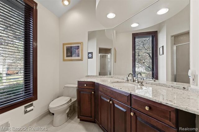 363 Sycamore Court, Bloomfield Hills, MI 48302