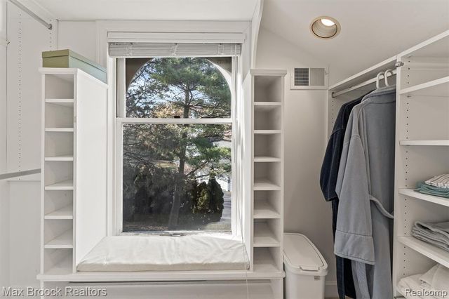 363 Sycamore Court, Bloomfield Hills, MI 48302