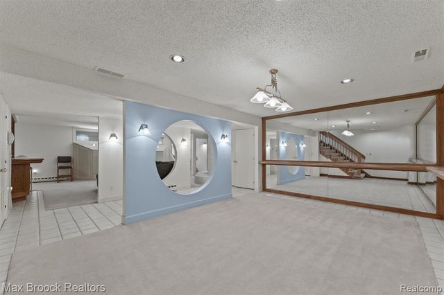 363 Sycamore Court, Bloomfield Hills, MI 48302