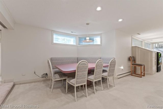 363 Sycamore Court, Bloomfield Hills, MI 48302