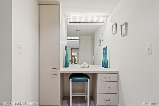 363 Sycamore Court, Bloomfield Hills, MI 48302