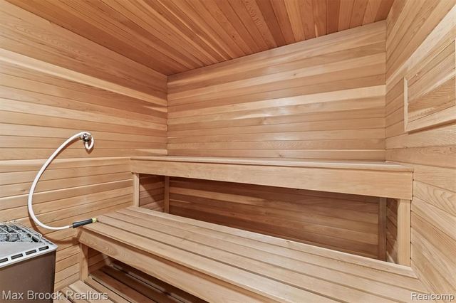 363 Sycamore Court, Bloomfield Hills, MI 48302