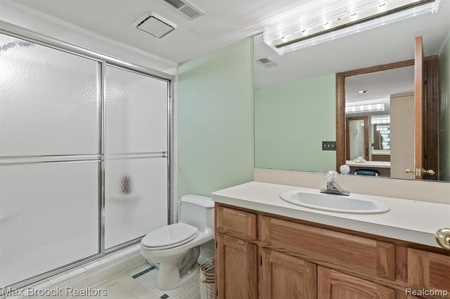 363 Sycamore Court, Bloomfield Hills, MI 48302