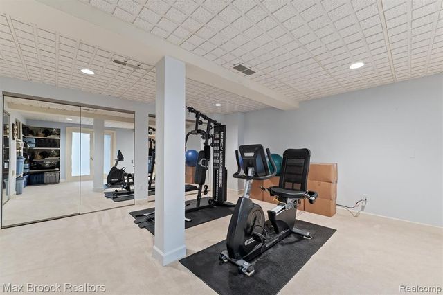 363 Sycamore Court, Bloomfield Hills, MI 48302