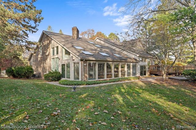 363 Sycamore Court, Bloomfield Hills, MI 48302