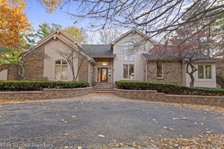 363 Sycamore Court, Bloomfield Hills, MI 48302