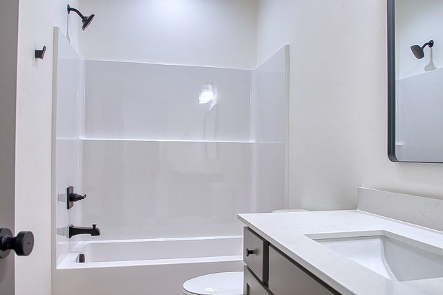 803 Carly Lane, Prairie City, IA 50228