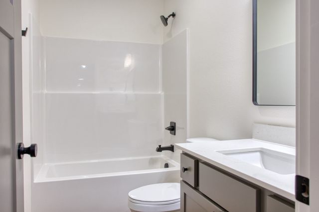 803 Carly Lane, Prairie City, IA 50228