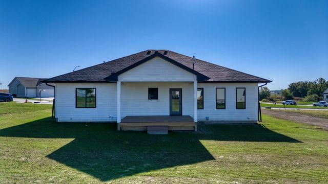 803 Carly Lane, Prairie City, IA 50228