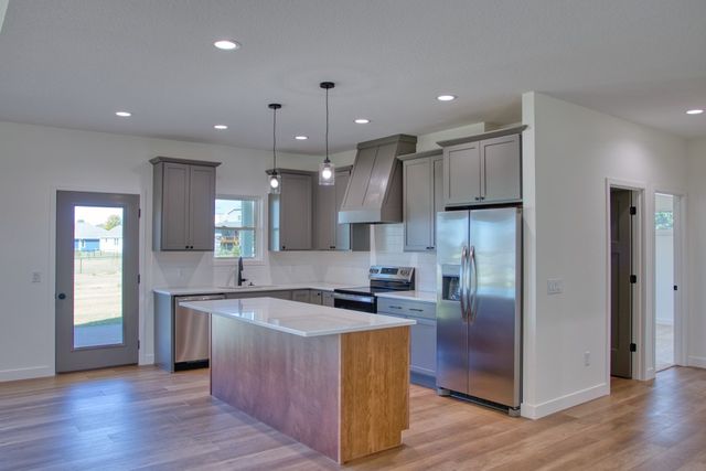 803 Carly Lane, Prairie City, IA 50228