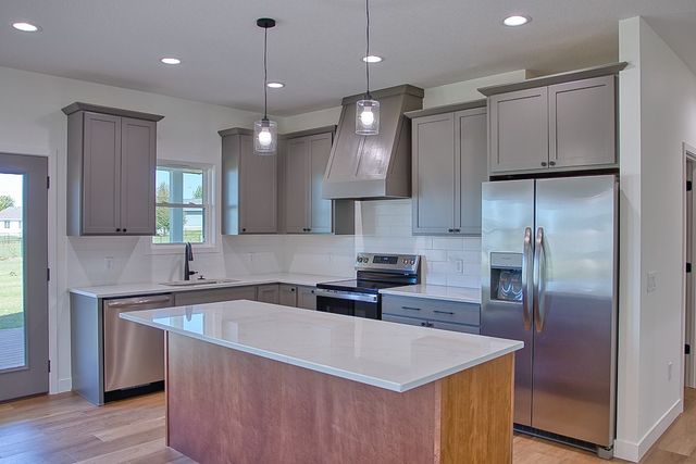 803 Carly Lane, Prairie City, IA 50228