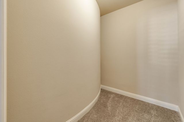 1049 Mesa Crest Drive, Fort Worth, TX 76052