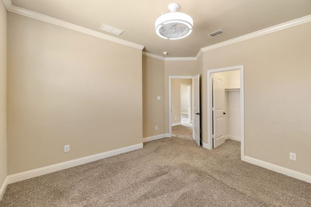 1049 Mesa Crest Drive, Fort Worth, TX 76052