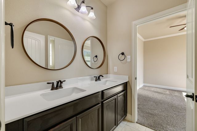 1049 Mesa Crest Drive, Fort Worth, TX 76052