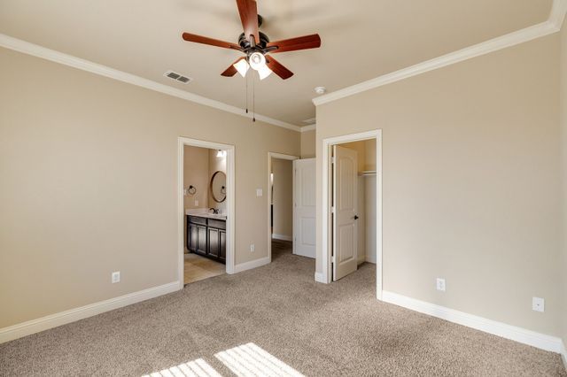 1049 Mesa Crest Drive, Fort Worth, TX 76052