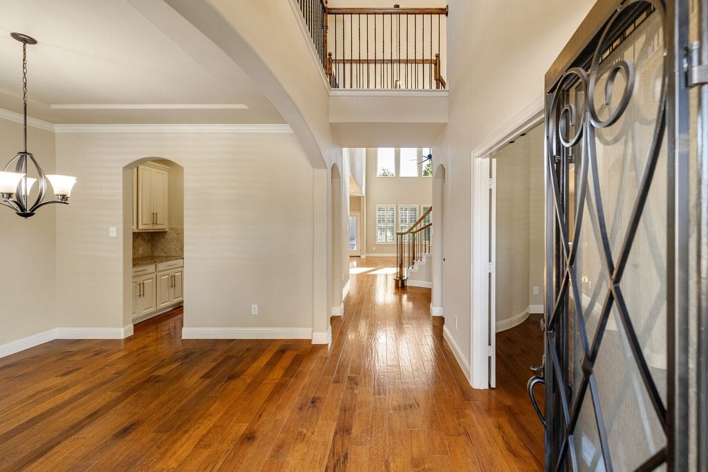 1049 Mesa Crest Drive, Fort Worth, TX 76052 — photo 4
