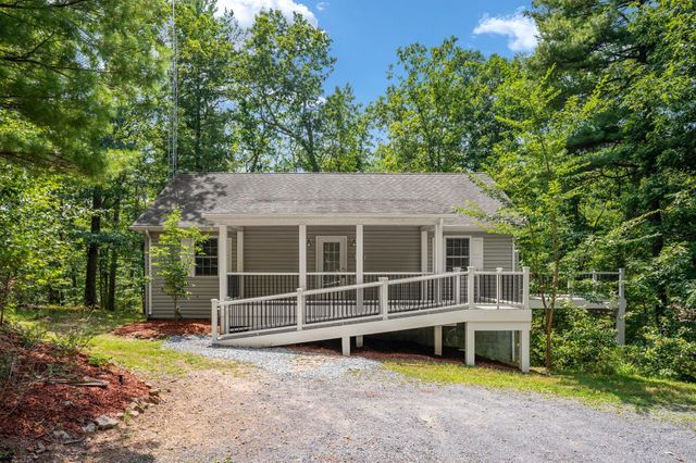 566 IRONWOOD RD, Mount Jackson, VA 22842