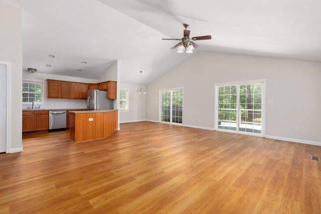 566 IRONWOOD RD, Mount Jackson, VA 22842