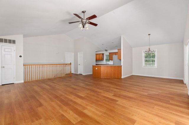 566 IRONWOOD RD, Mount Jackson, VA 22842