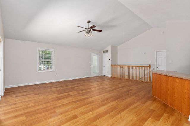566 IRONWOOD RD, Mount Jackson, VA 22842