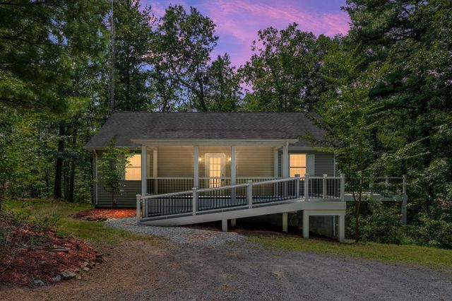 566 IRONWOOD RD, Mount Jackson, VA 22842