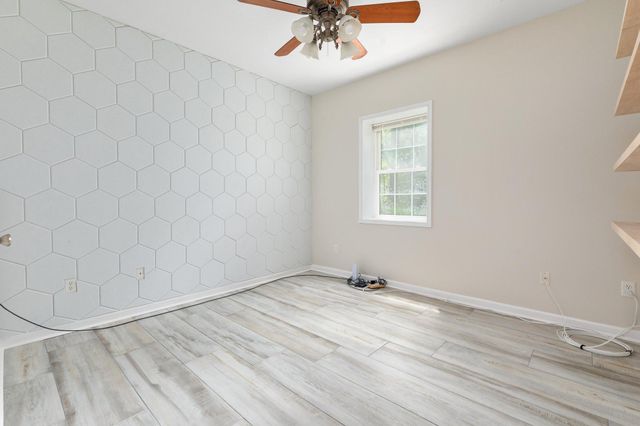 566 IRONWOOD RD, Mount Jackson, VA 22842