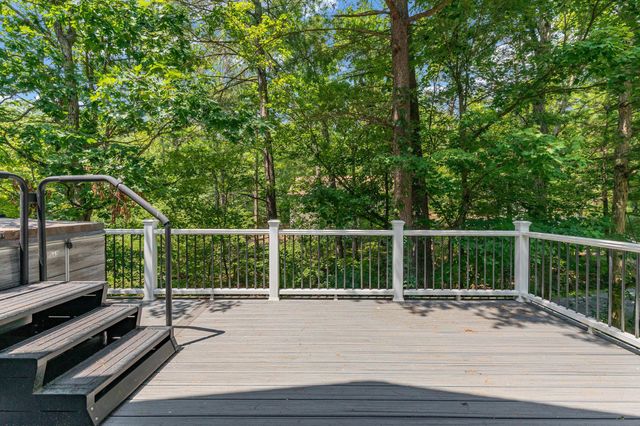566 IRONWOOD RD, Mount Jackson, VA 22842