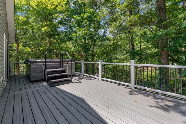 566 IRONWOOD RD, Mount Jackson, VA 22842