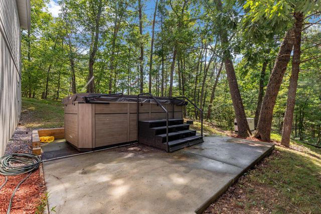 566 IRONWOOD RD, Mount Jackson, VA 22842